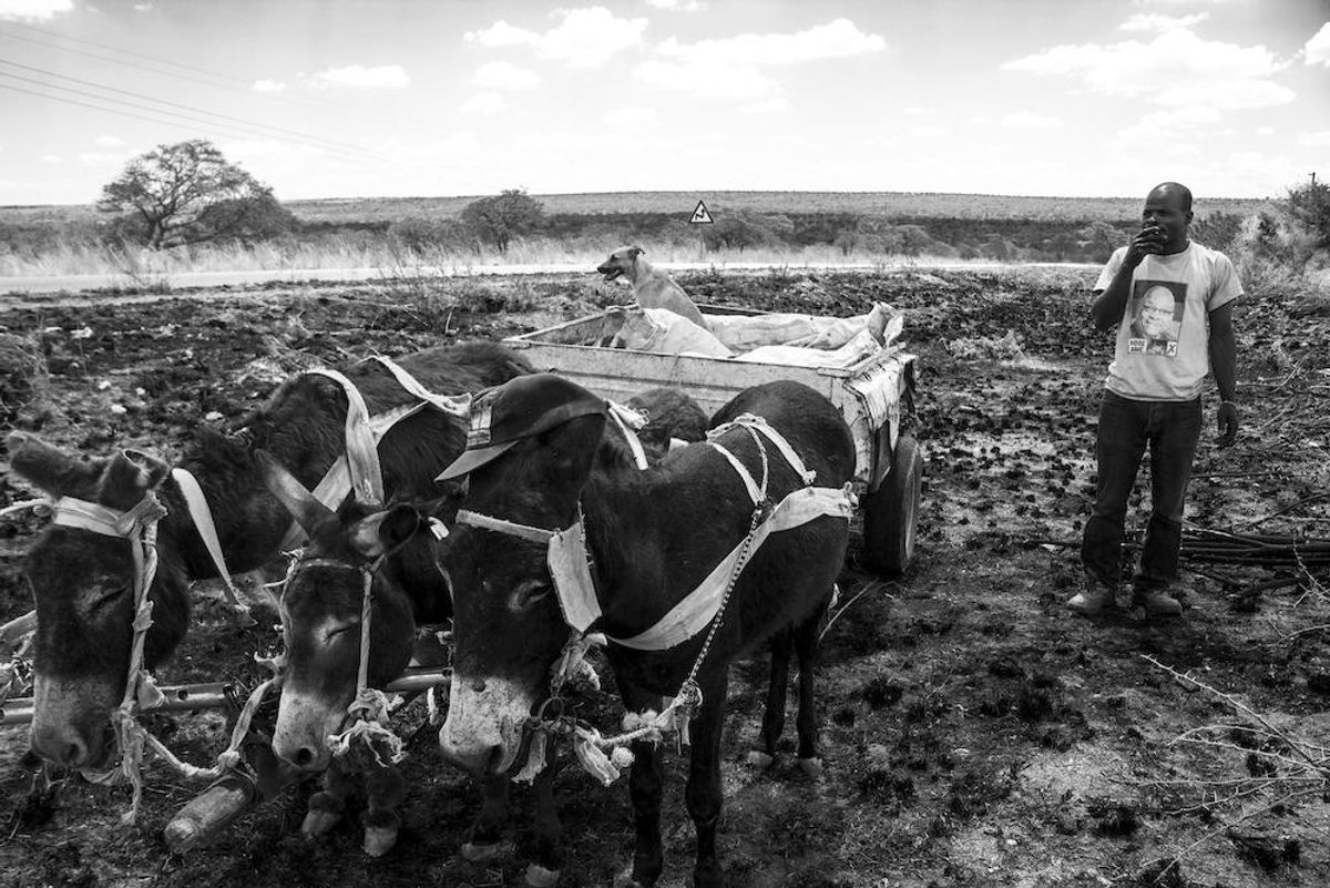 Toka Hlongwane’s Photo Series ‘Impilo ka Darkie’ Aims to Give an Insight Into Black South Africans’ Experiences